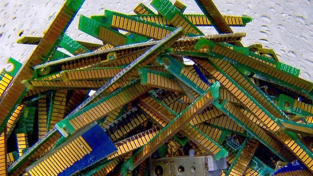 COMPUTER GOLD FINGER RAM SCRAP